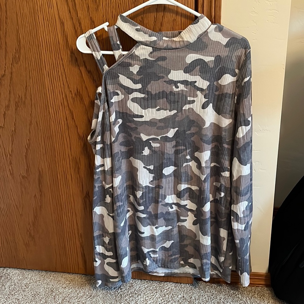 Camo cold shoulder long sleeve